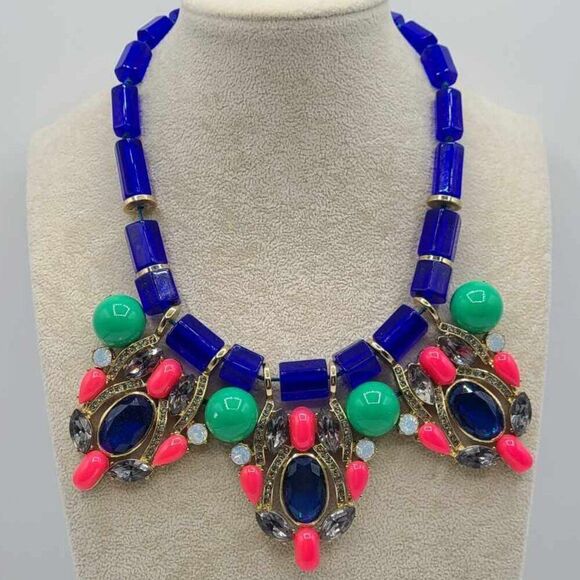 J Crew Chunky Multicolor Lucite or Resin Crystal Necklace NEW!  NWOT! - Picture 3 of 10